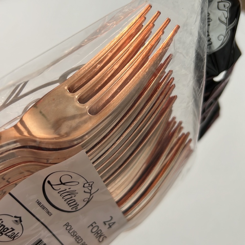 24 pcs Rose Gold Forks (Plastic Forks)